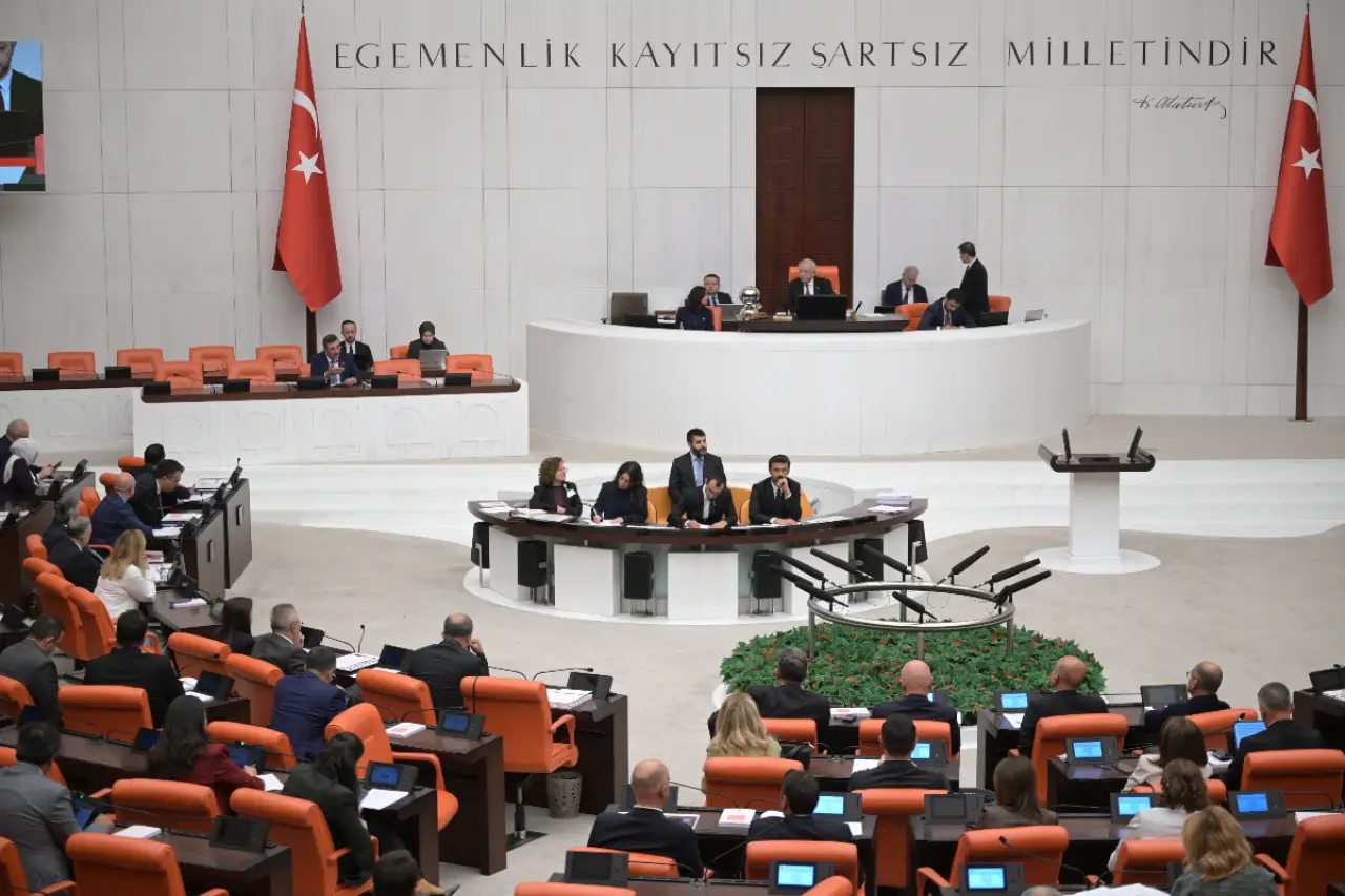 TBMM’de Bu Hafta: AKP'nin Fon Teklifi Genel Kurulda, 2027 Bütçe Teklifi Komisyonda…