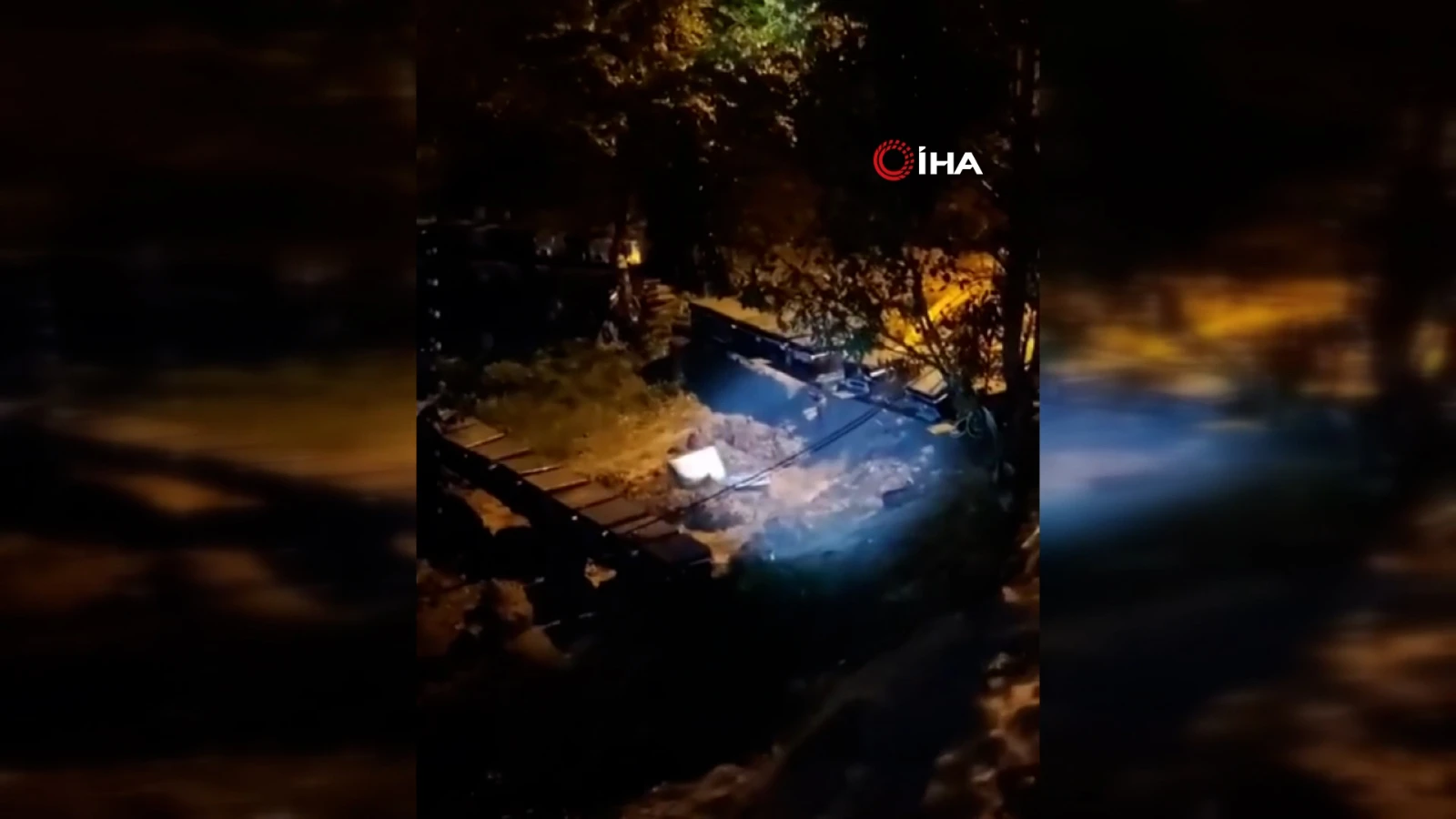 Artvin'de sel: Arı kovanları sel suları ve heyelana kapılmaktan kurtulamadı