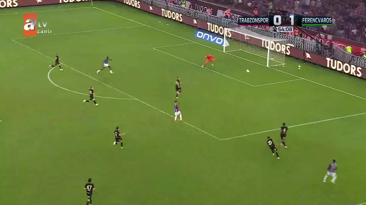 Trabzonspor'da büyük şanssızlık! Onuachu direği geçemedi