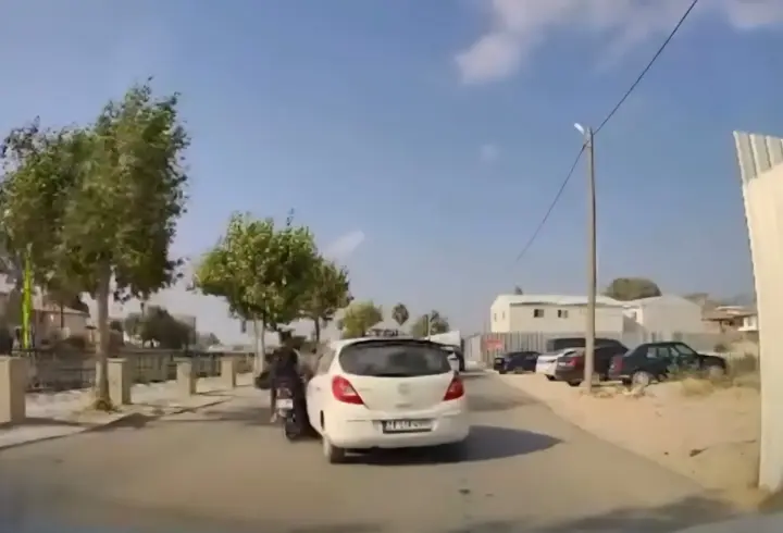 Otomobil ile motosiklet çarpıştı: 2 yaralı