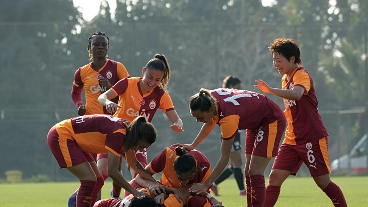 Galatasaray derbide Beşiktaş'ı farklı geçti!