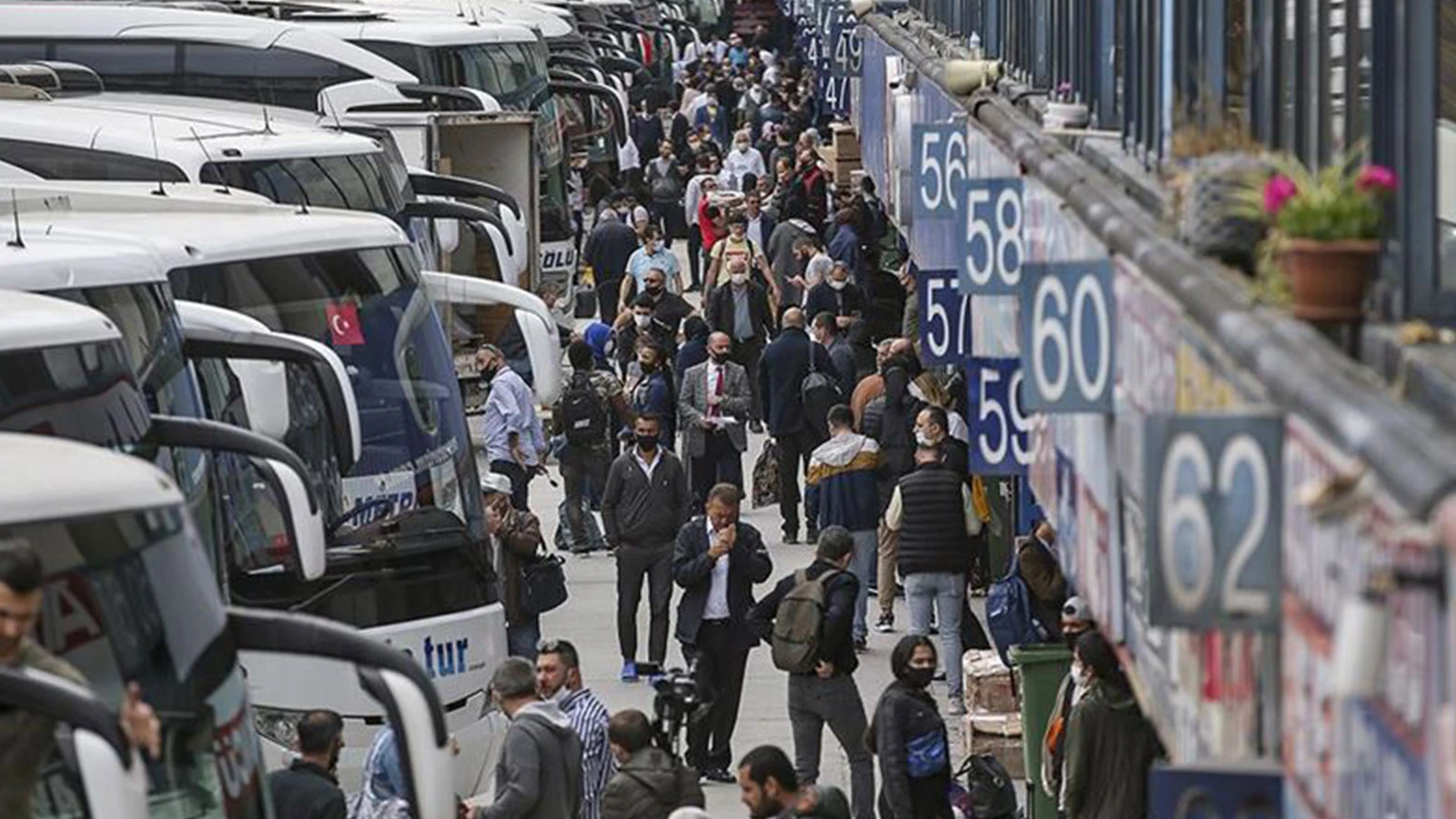 Yazlık yerlere otobüsle seyahatte talep artıyor