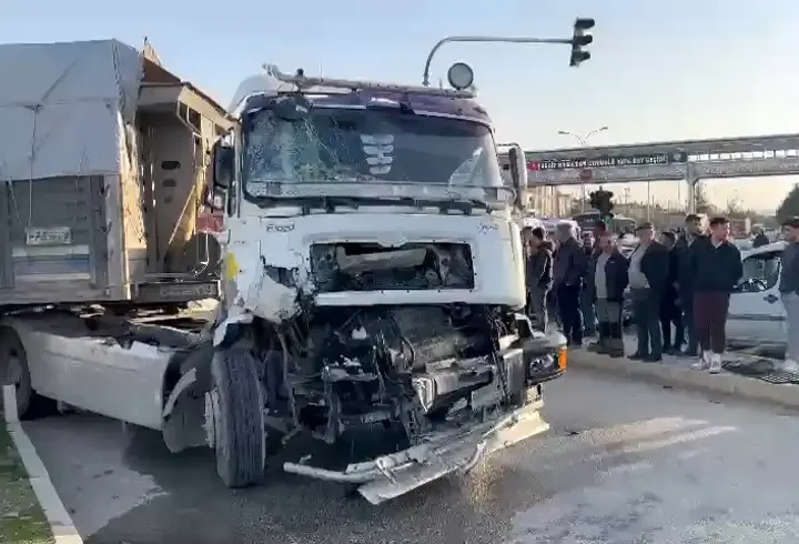 Afyonkarahisar'da feci kaza: Çok sayıda yaralı var