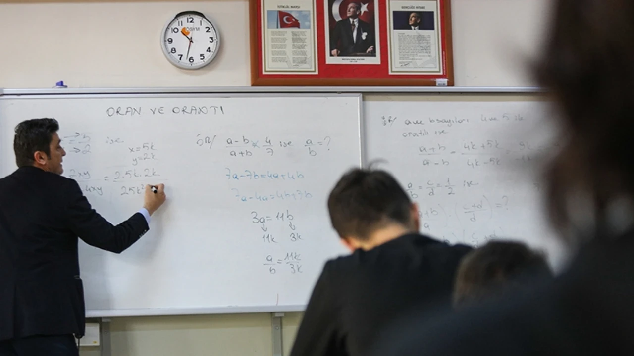 Eğitim-Bir-Sen: Sözleşmeli ve ücretli öğretmenlik sonlandırılmalı