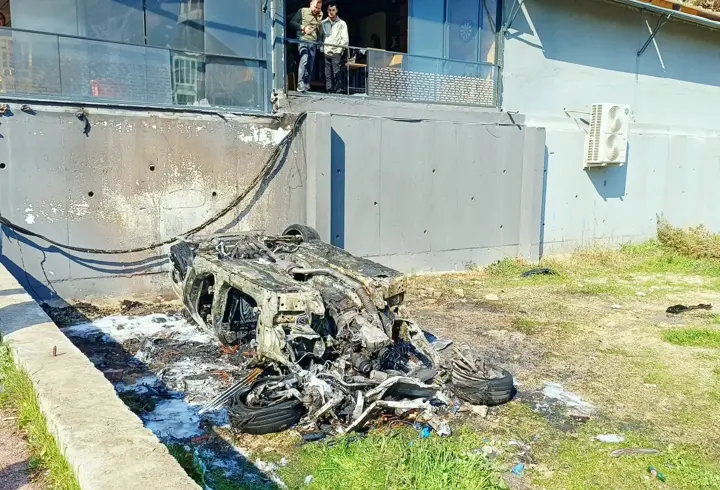 Takla atıp, alev alan otomobilin sürücüsü yaralandı