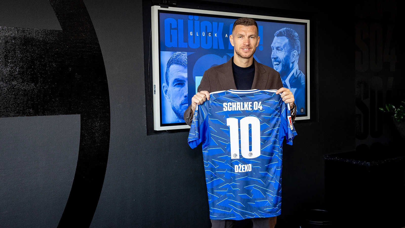 Edin Dzeko'dan sürpriz transfer: 2. lig ekibine imza attı