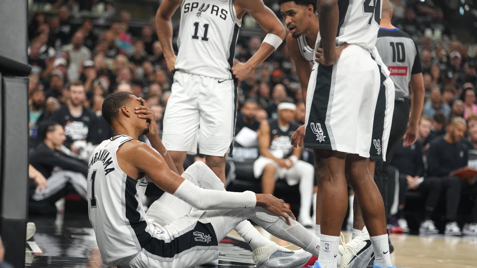 Victor Wenbanyama beyin sarsıntısı geçirdi! Spurs kaybetti