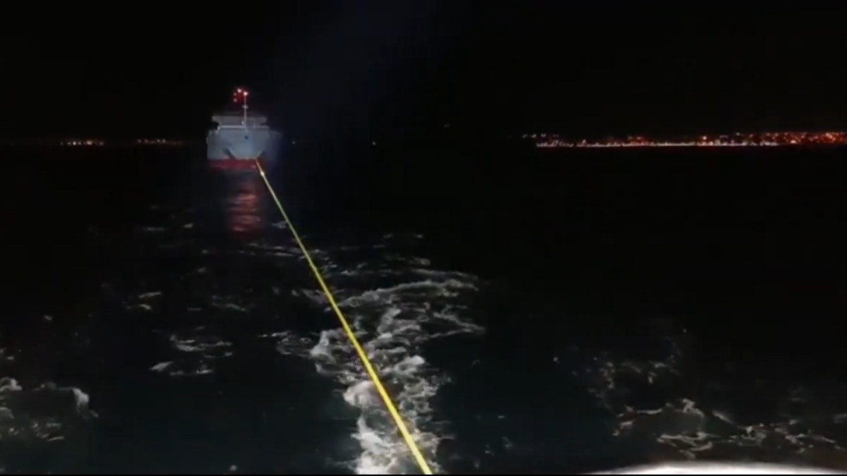 Çanakkale Boğazı'nda arızalanan kargo gemisi kurtarıldı