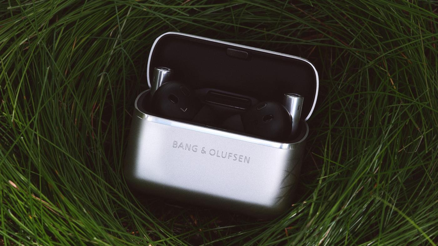 Bang & Olufsen servet değerinde kulaklığını duyurdu