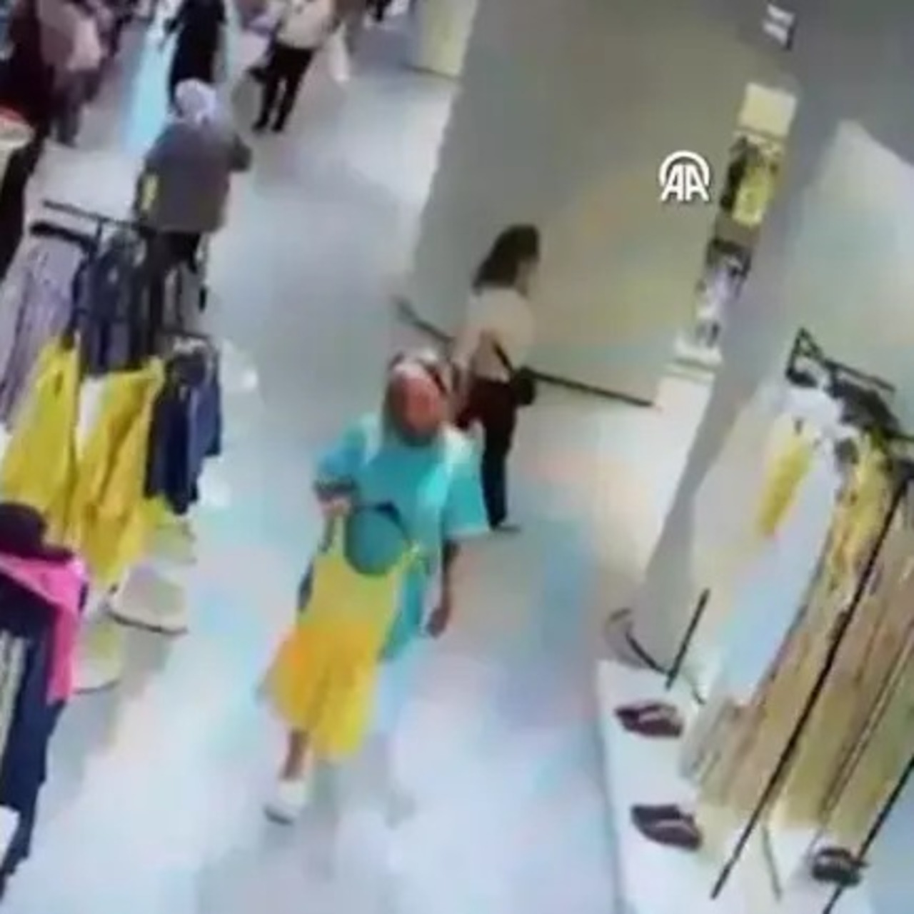 İngiliz komedyen, Şişli'de hırsızlık yaparken yakalandı