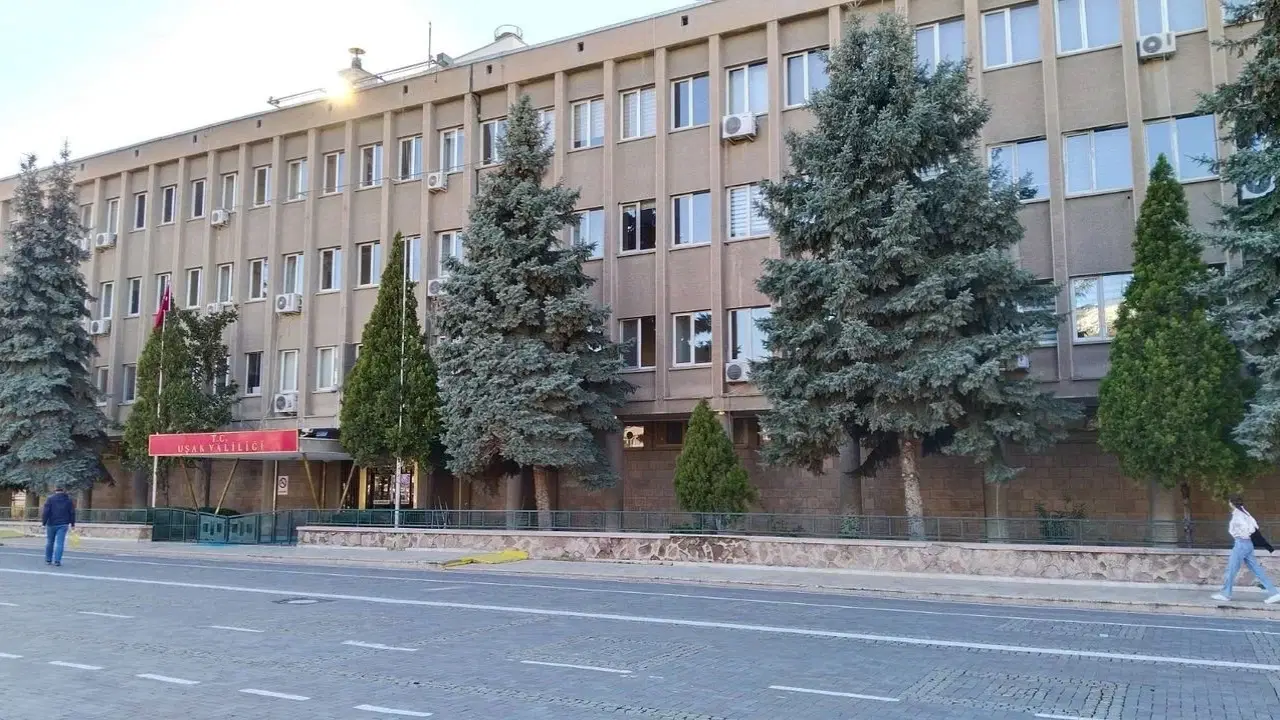 Uşak’ta Cumhuriyet Mirasına Sahip Çıkma Çağrısı: Hükümet Konağı Yıkılmasın