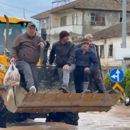 Sakarya Karasu'da Baraj Taştı: Evler Ve Tarım Arazileri Sular Altında