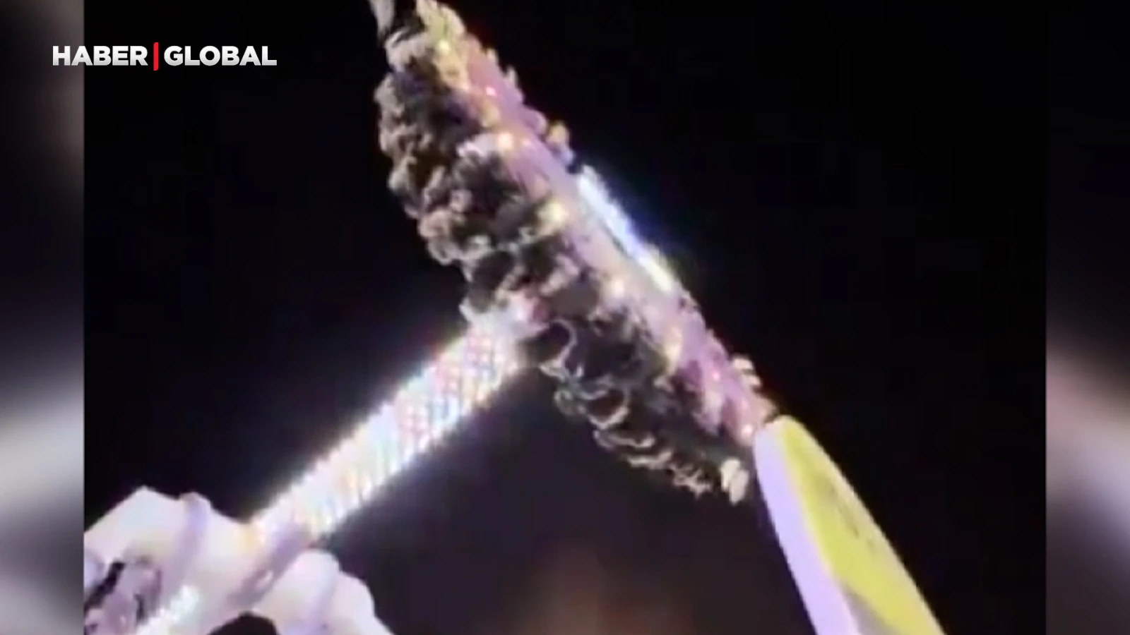 Felaket! Lunaparktaki oyuncak yere çakıldı: 23 yaralı