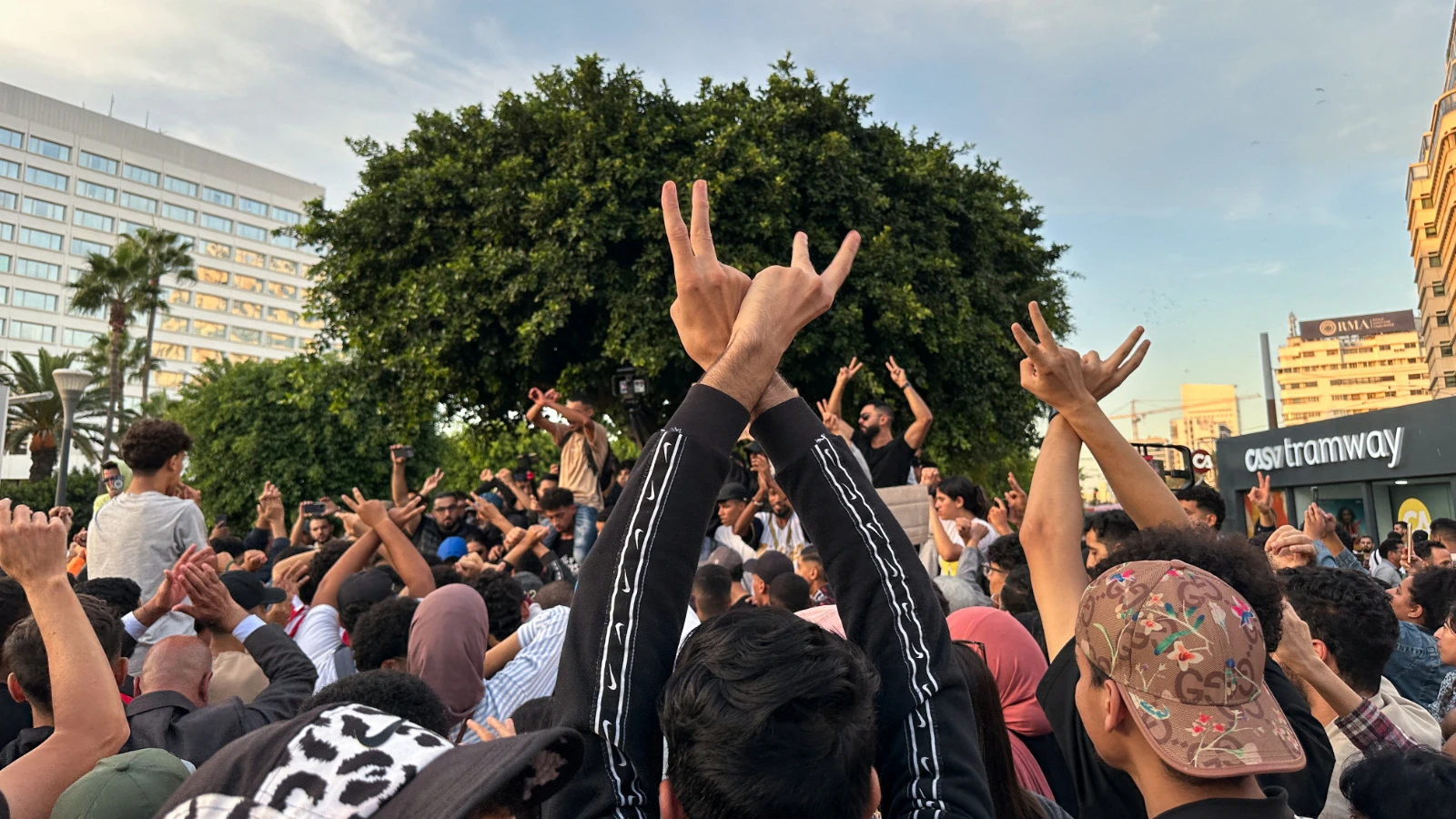 "Z kuşağı" ayakta! Protestolar altıncı gününde de sürüyor