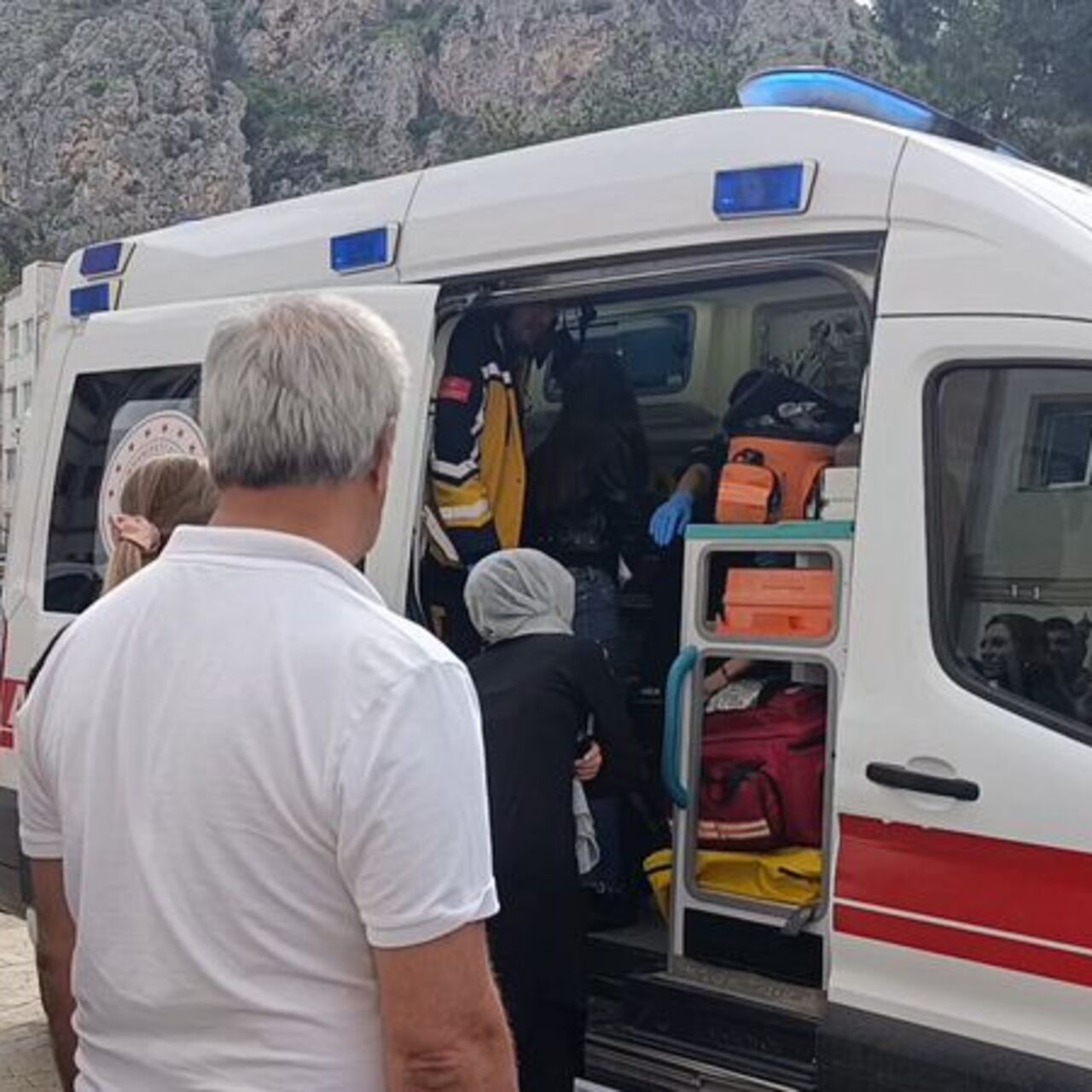 Amasya'da akılalmaz olay! Barışma teklifi reddedilince kendini bıçakladı