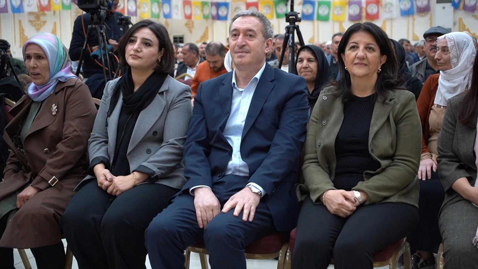 Bakırhan: DEM Parti bu sürecin yanındadır ve desteklemektedir