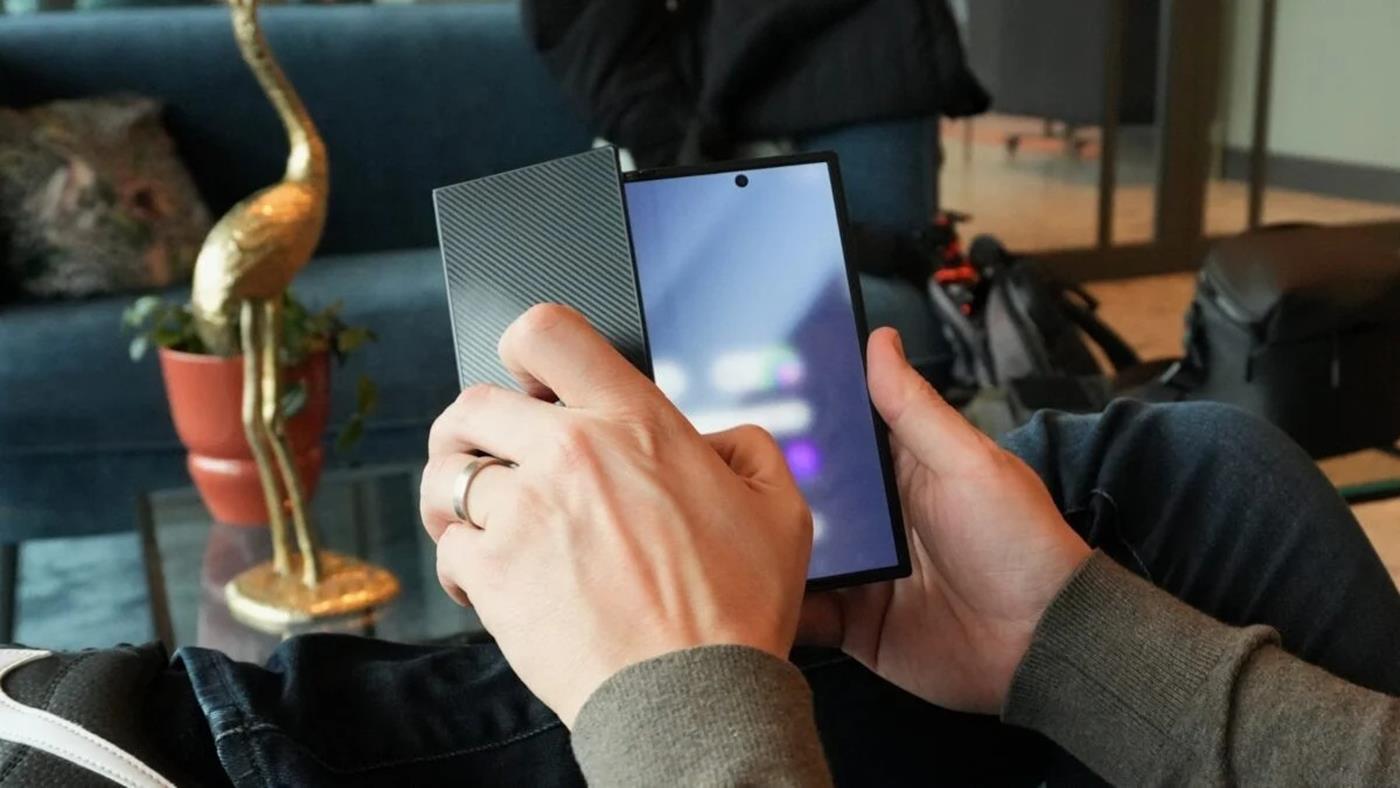 Samsung Galaxy Z TriFold satışı bitti, şimdi daha incesi geliyor