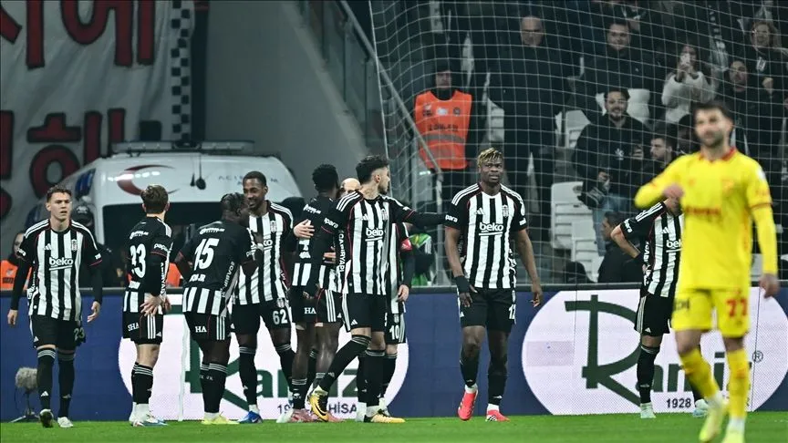 Beşiktaş sahasında Göztepe'yi farklı yendi