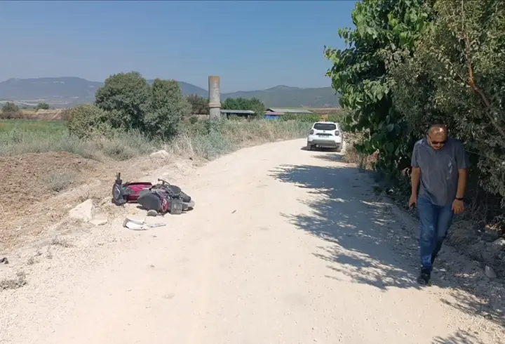 Bilecik'te traktörle motosikletin çarpıştığı kazada 2 kişi yaralandı