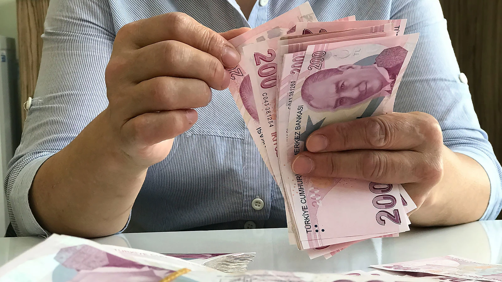 Ekonomik bulmaca, enflasyon ısrarcı büyüme yorgun!