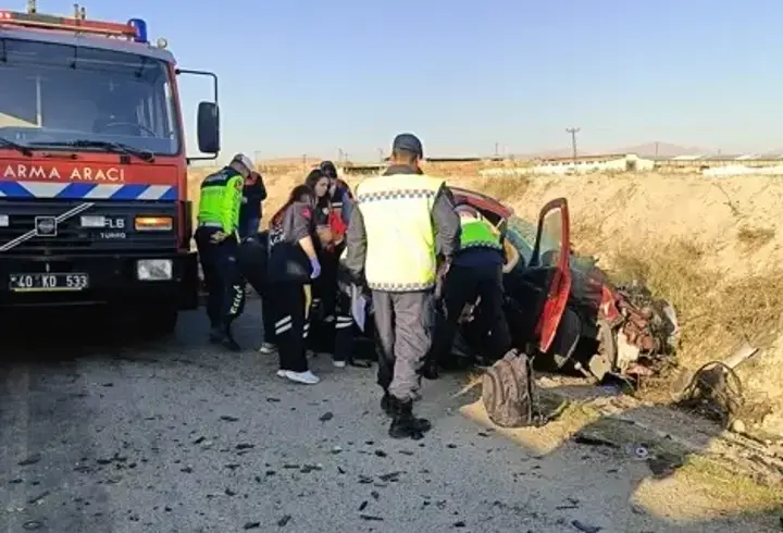 Otomobil ile kamyon çarpıştı: 1 ölü, 1 yaralı