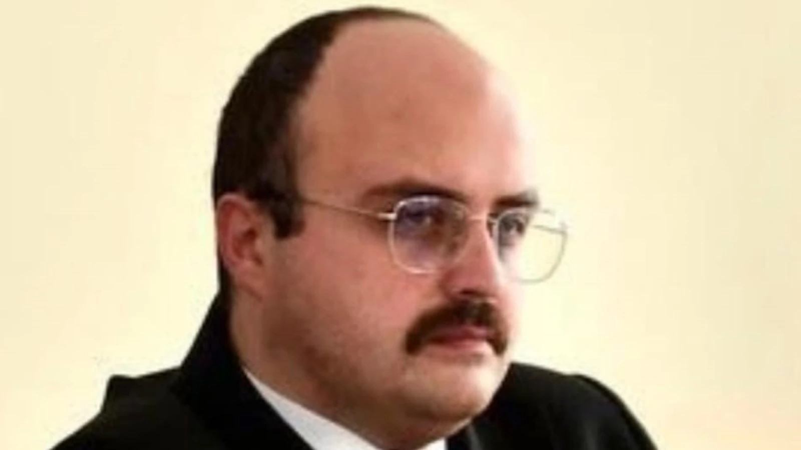 Genç savcı kalbine yenik düştü