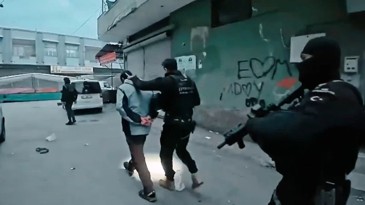Türkiye genelinde DEAŞ’a darbe: Eş zamanlı operasyonlarda 233 gözaltı