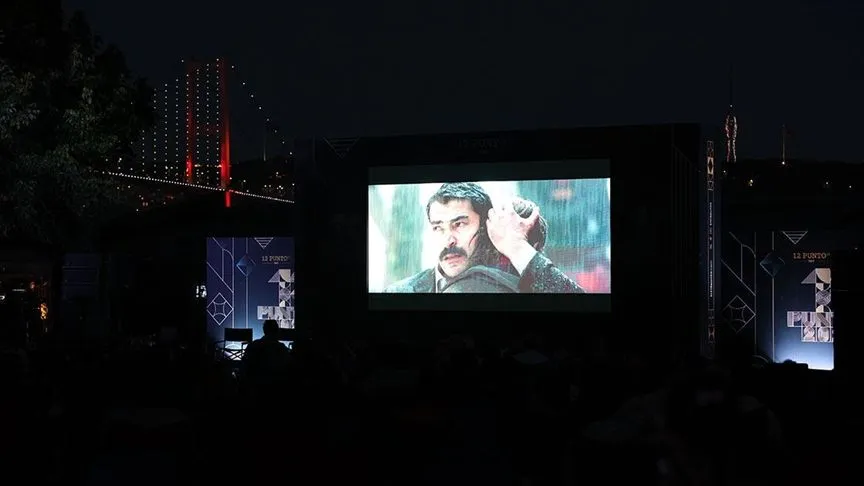 Osman Sınav, 12 Punto'da "Uzun Hikaye" filmiyle anıldı