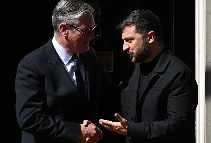 Ukrayna Devlet Başkanı Zelenskiy, İngiltere Başbakanı Starmer’ı ziyaret etti