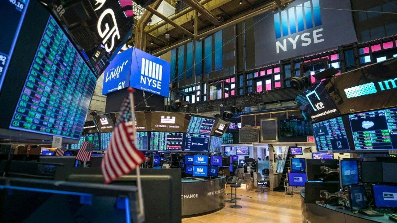 New York Borsası Karışık Açıldı
