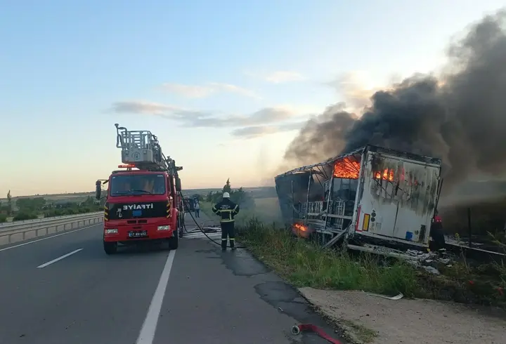 Devrilip alev aldı: Yanan TIR'ın şoförü 3 promil alkollü çıktı
