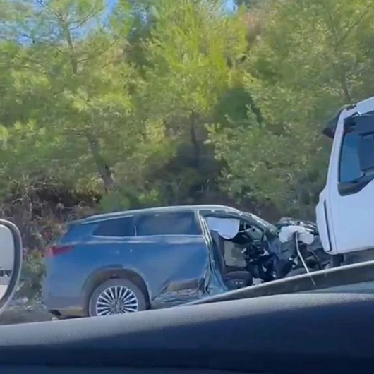 Kamyonla Cipin Kafa Kafaya Çarpıştığı Kazada Çinli Turist Öldü