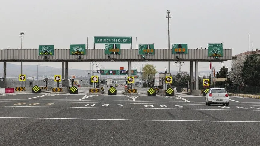 Kara yollarında serbest geçiş başladı, eski gişeler kaldırılıyor