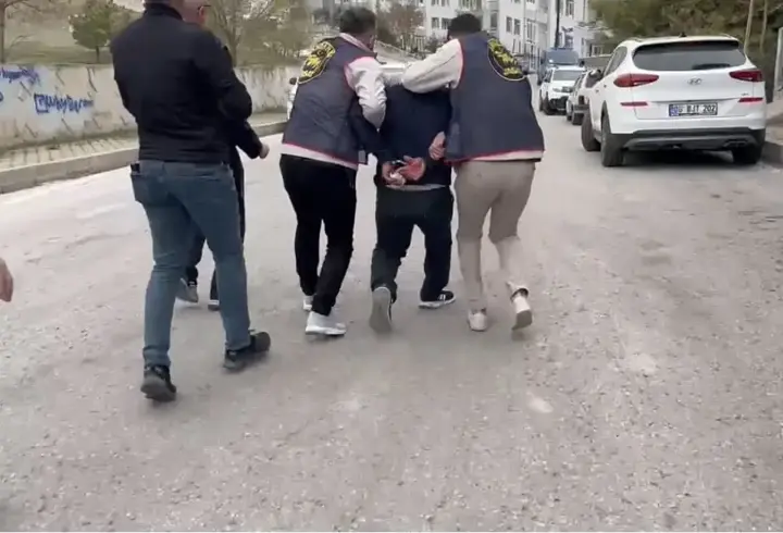 Ankara'da 40 yıl kesinleşmiş hapis cezası bulunan hükümlü yakalandı
