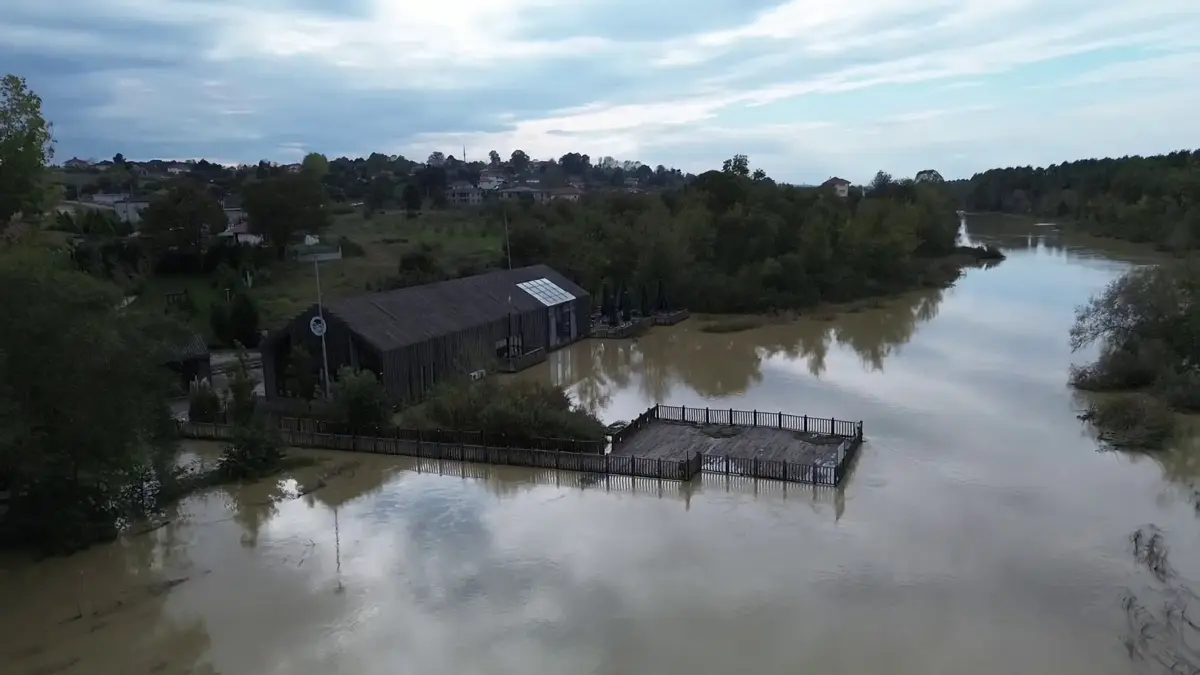 Selin Vurduğu Mahalle Ve Turistik Tesisler Dronla Görüntülendi