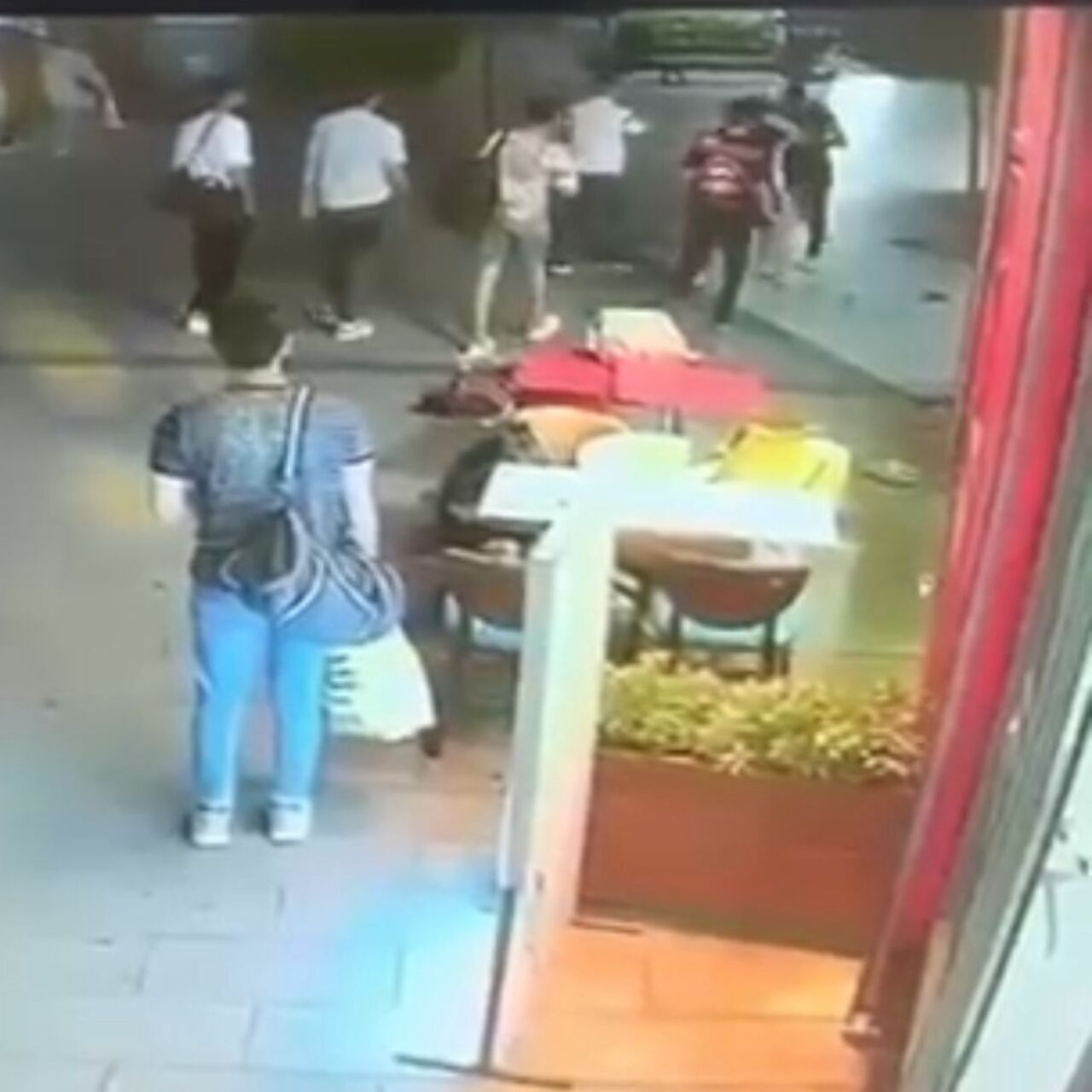 Sosyal medya saldırısı! Eski eşinin arkadaşını darp etti!
