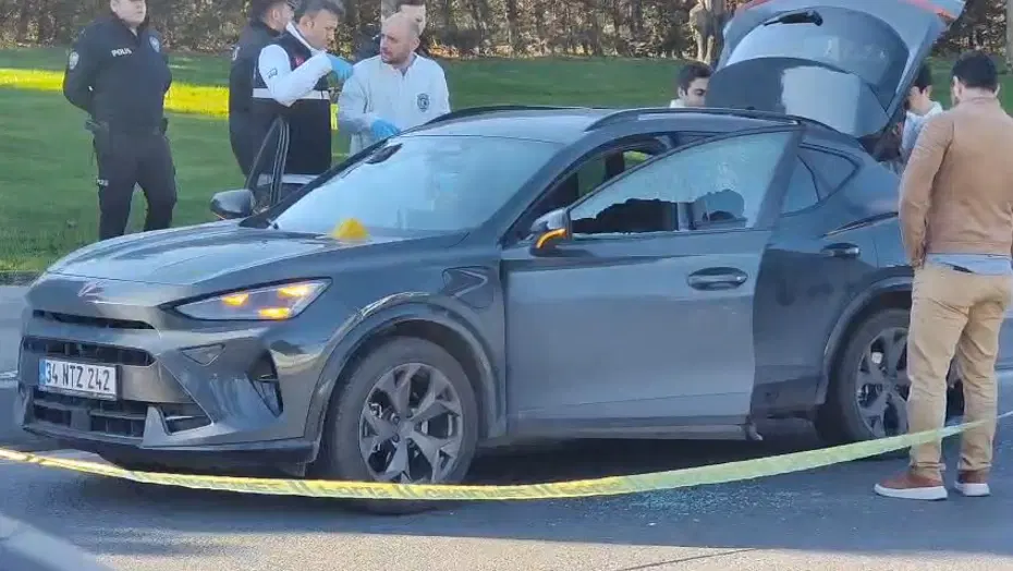 Bakırköy'de silahlı saldırı. Otomobilinde vurulup öldürüldü