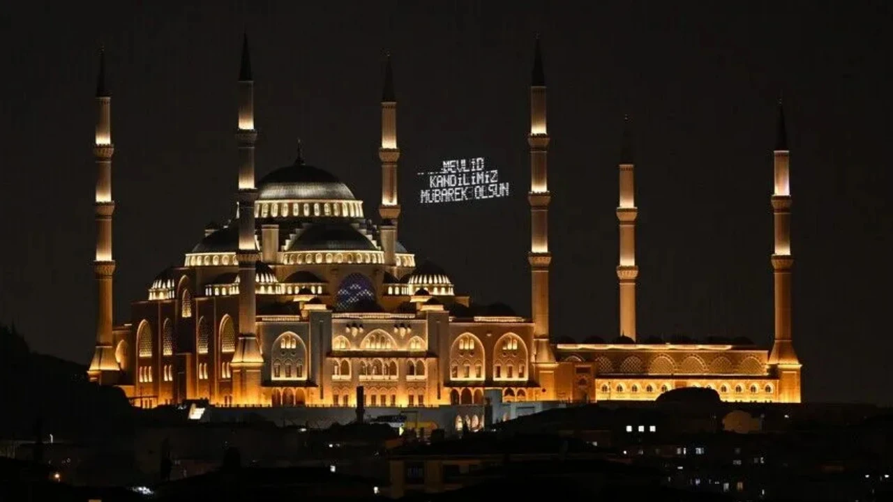 KANDİL MESAJLARI... En güzel, anlamlı, birbirinden farklı, resimli Mevlid Kandili mesajları...