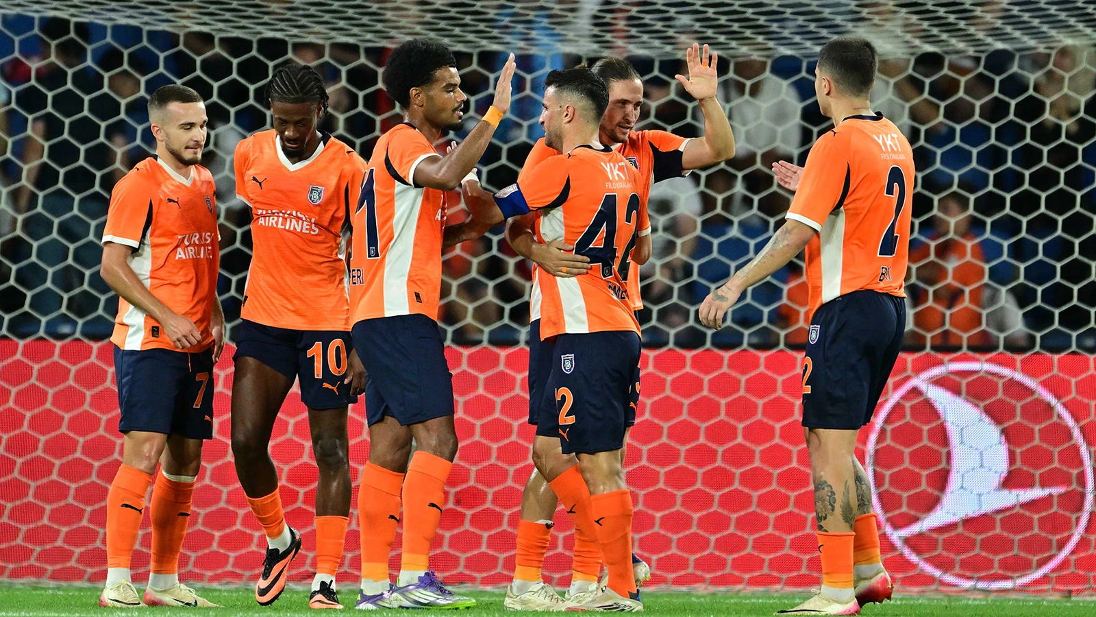 Başakşehir, UEFA Konferans Ligi'nde Viking'e konuk oluyor