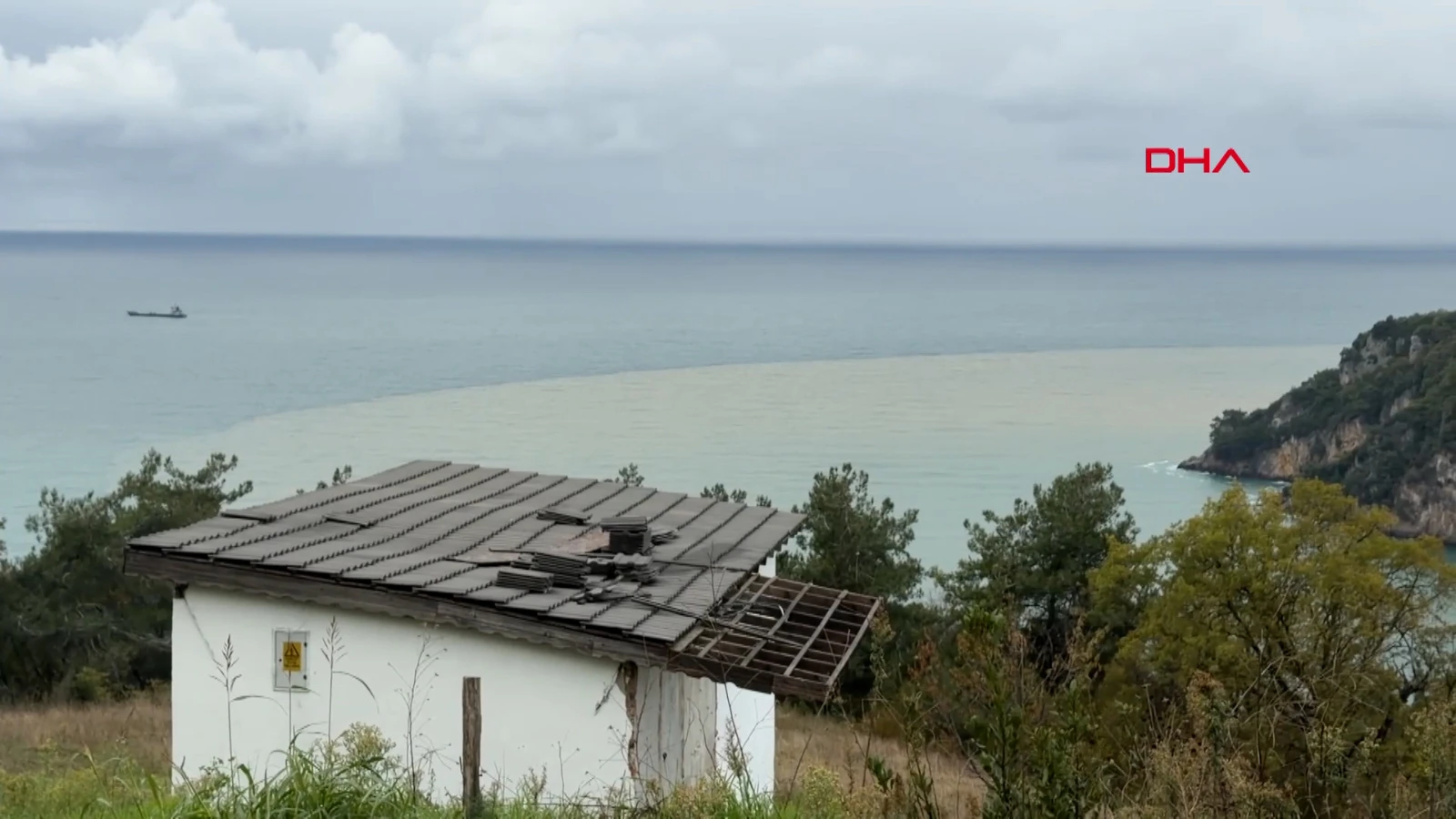 Bartın Irmağı ile Karadeniz'in kesiştiği noktada dikkat çeken görüntü