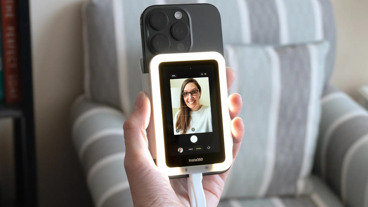Insta360 selfie çekmek isteyenler için harici ekran duyurdu