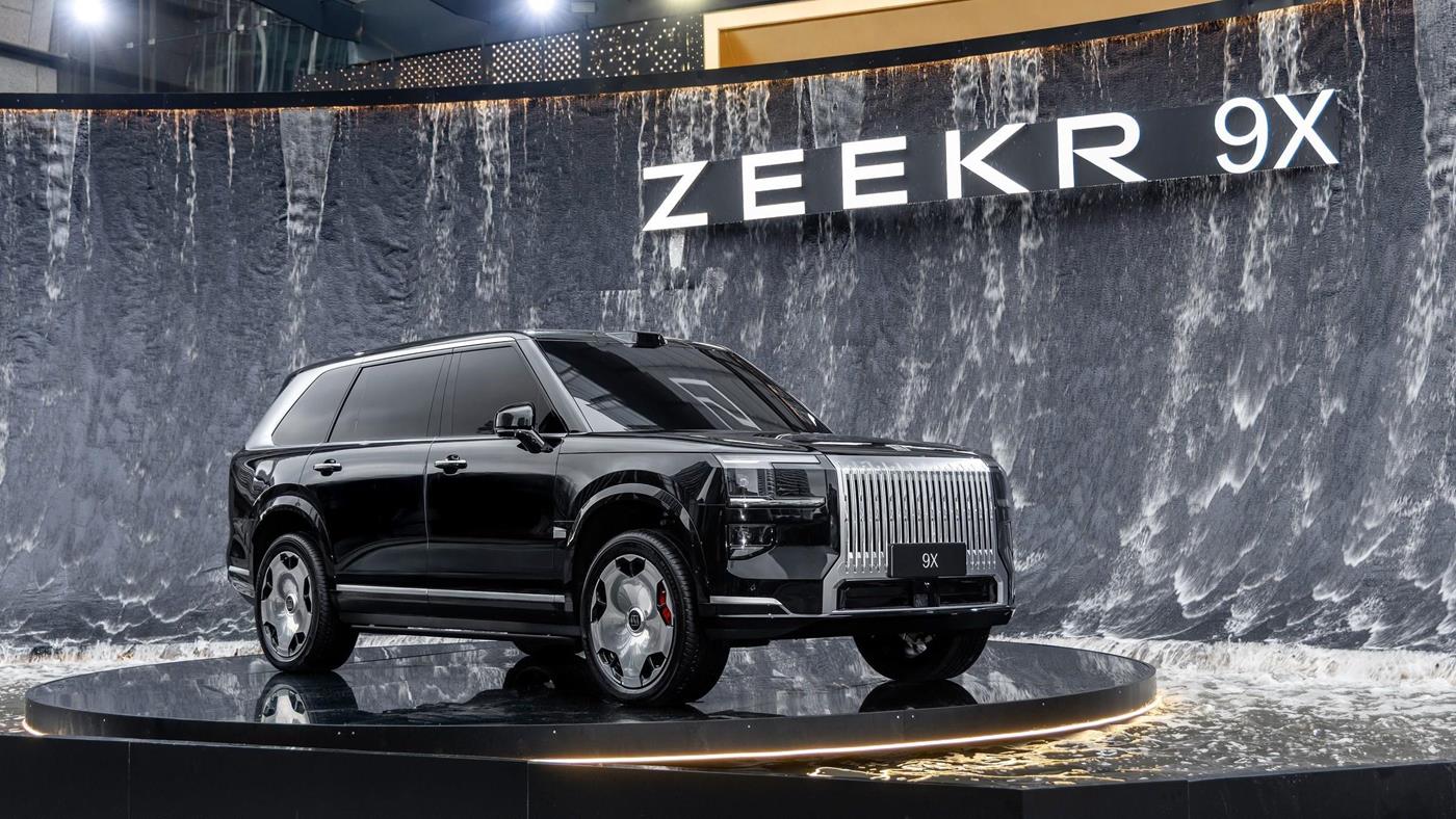 Rolls-Royce ve Range Rover’a rakip Çinli lüks SUV Zeekr 9X satışa sunuldu