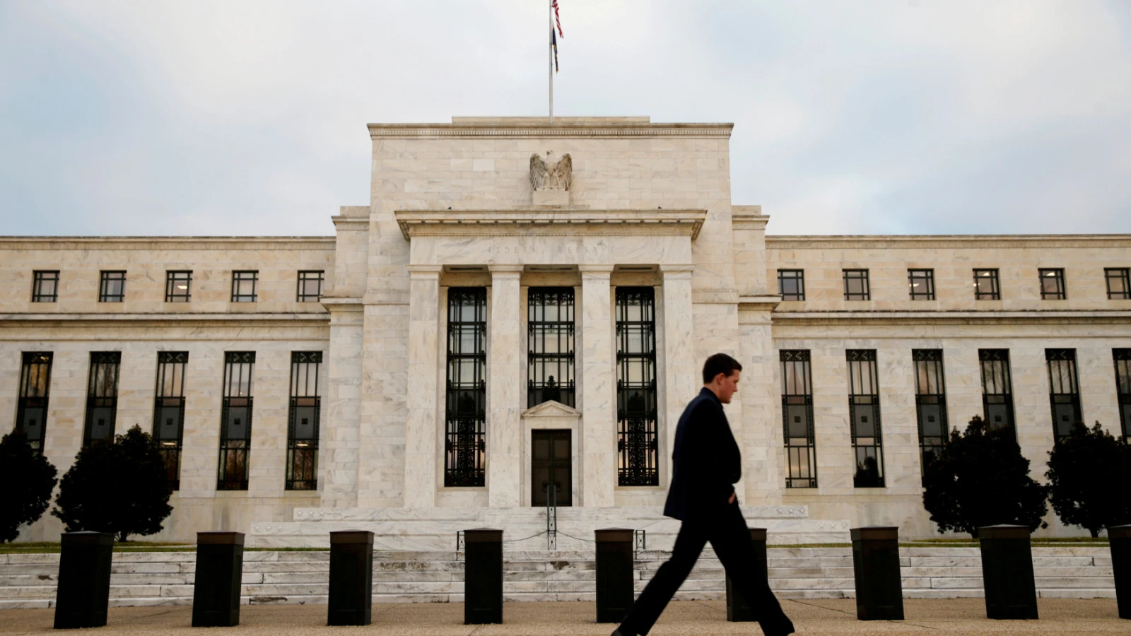 Siyasi baskılar arasında Fed'in faiz kararı bekleniyor