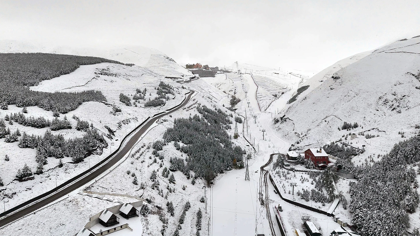 Adres Erzurum: Palandöken beyaz gelinliğini giydi