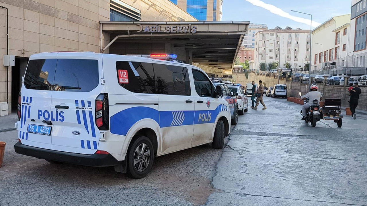 Karaman'da Devrilen Tarım Aracındaki 8 Kişi Yaralandı