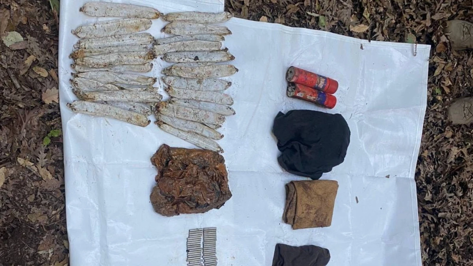 PKK'lı teröristlere ait patlayıcı maddeler ele geçirildi
