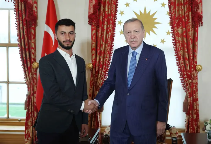 Cumhurbaşkanı Erdoğan, Filistinli yönetmen Basel Adra'yı kabul etti