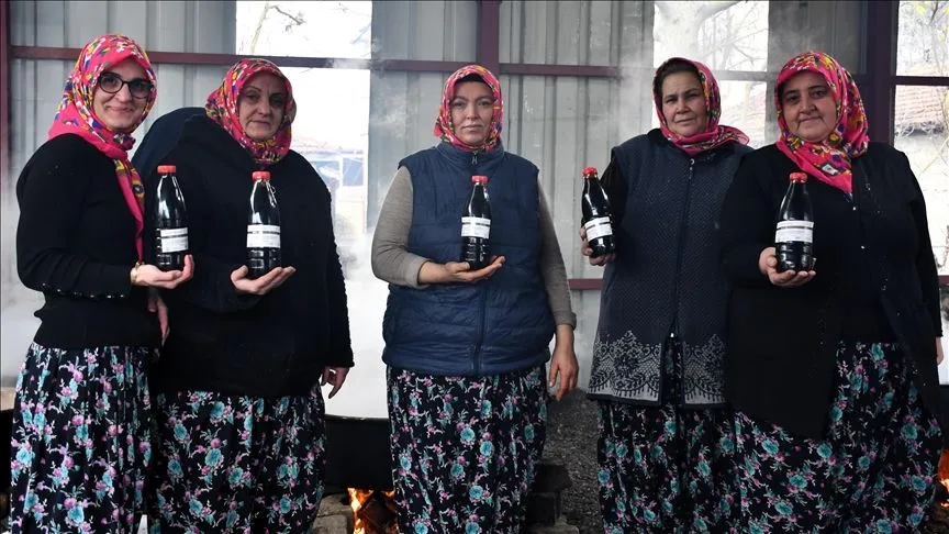 Kooperatifleşen kadınlar el emeklerini kendi markalarıyla pazarlıyor