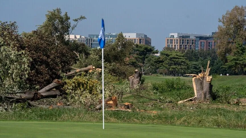 ABD'de Yargıç, Trump Yönetiminin Washington'daki Golf Sahasında Yaptığı Ağaç Kesimini Durdurdu