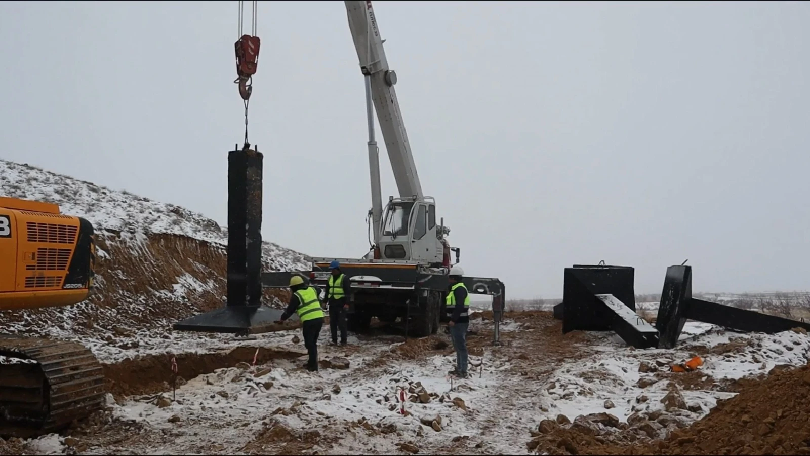 Azerbaycan'da "Zengezur Elektrik İletim Hattı"nın yapımına başladı